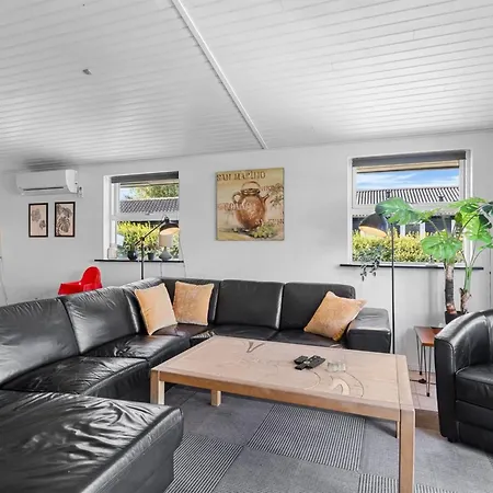 Holiday home Maylin - 350m From The Sea By Interhome